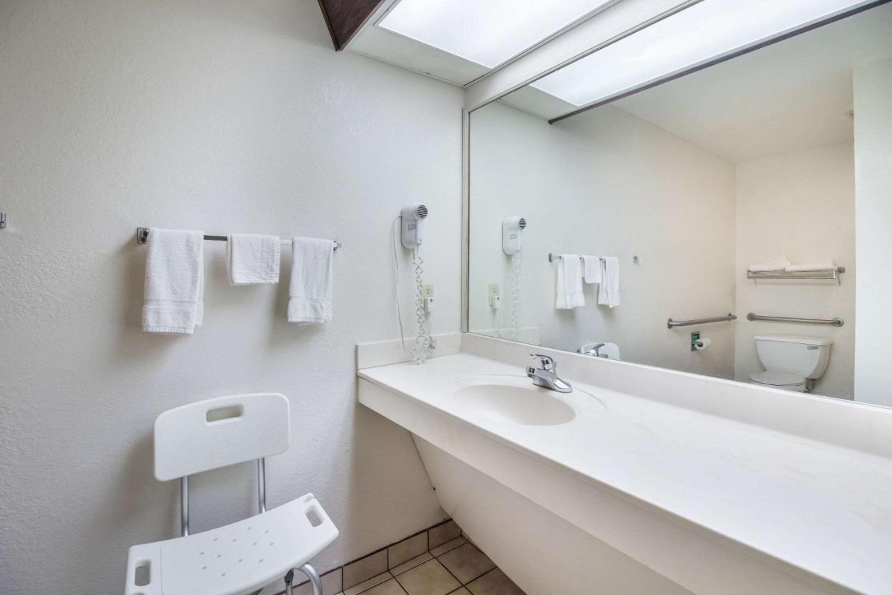 Rodeway Inn Bolivar Dış mekan fotoğraf